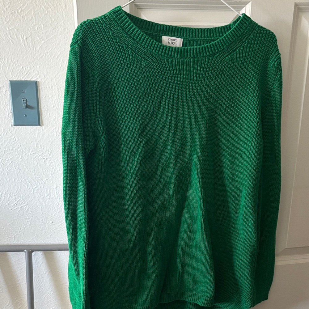 crown & ivy Kelly Green Crewneck Sweater